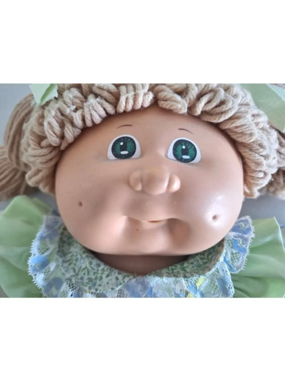 1985 Cabbage Patch Kid PMI Green Signage Tan Hair Blue Eyes +Scarlet Thread Card
